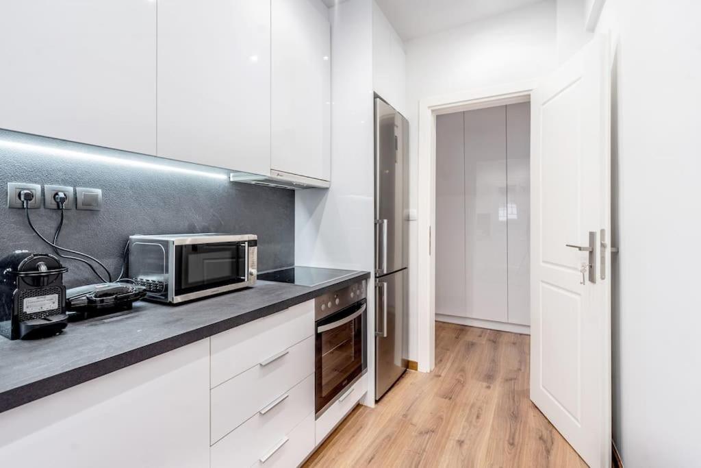 Modernised Athenian Apartment /W 2Br & 2Ba Luaran gambar