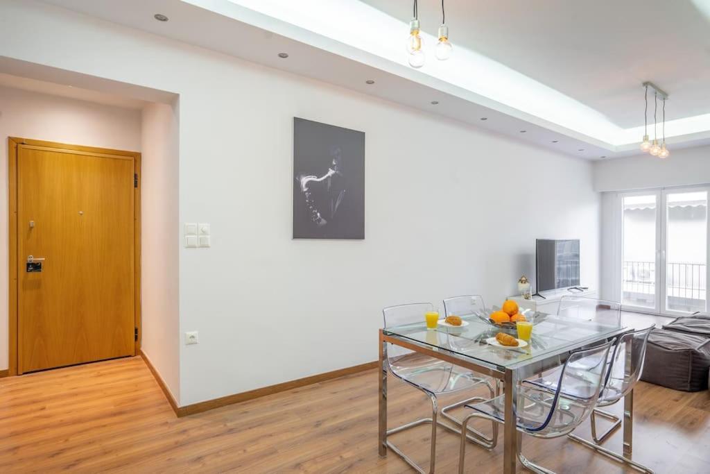 Modernised Athenian Apartment /W 2Br & 2Ba Luaran gambar