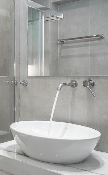 Modernised Athenian Apartment /W 2Br & 2Ba Luaran gambar